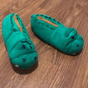 Boy’s flip a zoo slippers